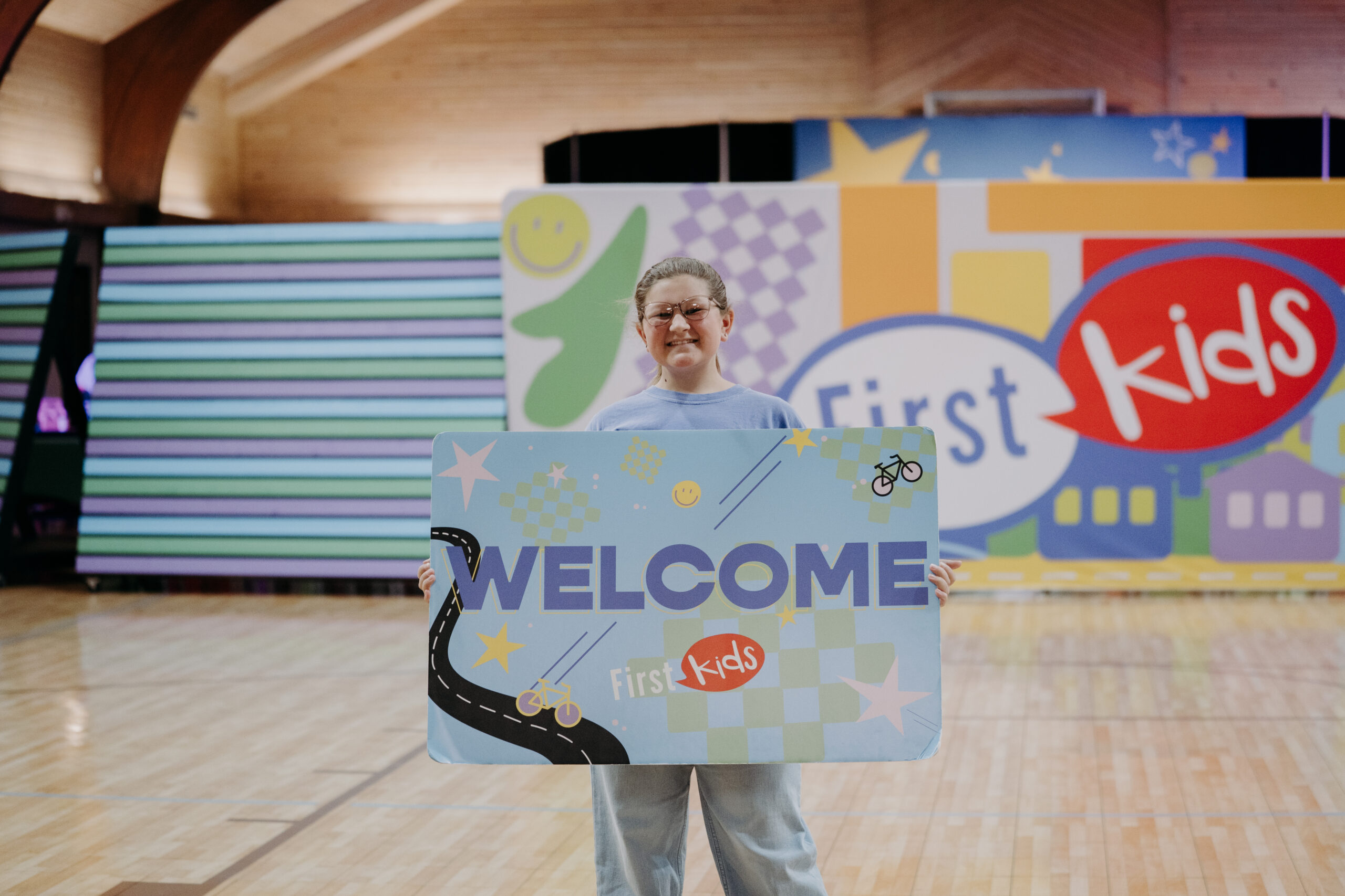 DSC08802 girl serving at a blow up slide